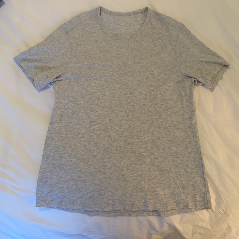 Lululemon Men's Grey T-Shirt